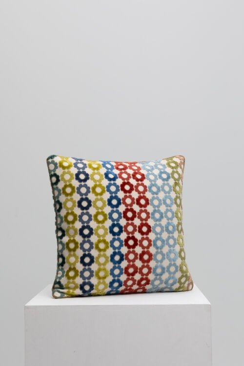dekoratyvinis pagalvės užvalkalas spalvotas su raštais