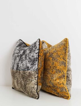 Dekoratyvinė pagalvėlė  „Magiški akmenėliai“